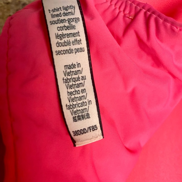 Gently worn pink Victoria Secret T-shirt bra size 38DD - Picture 5 of 5